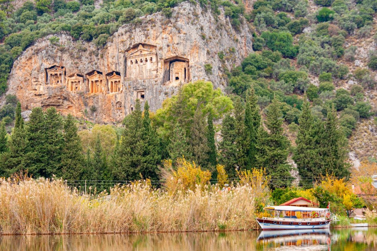 Nish Caria Отель 4*